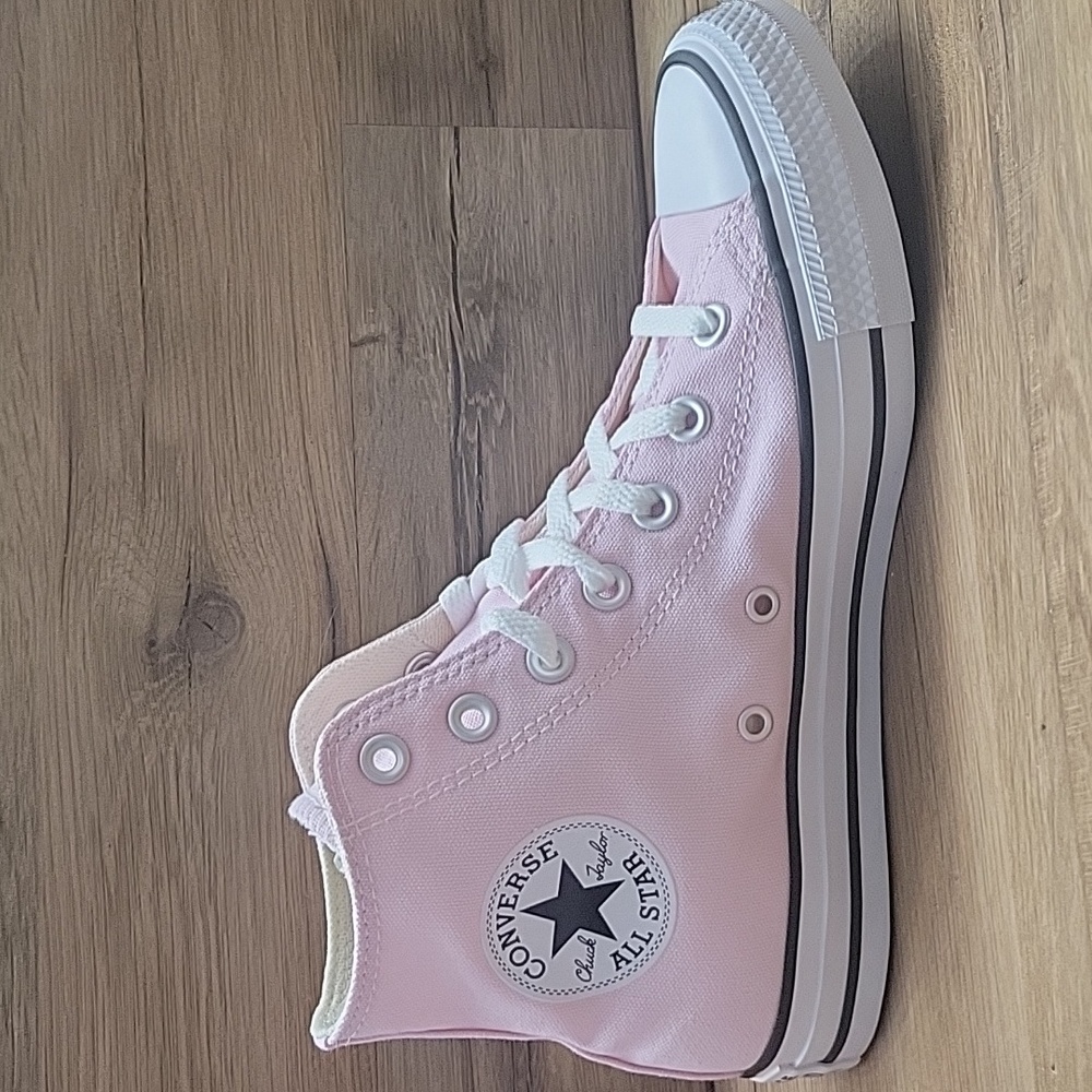 Converse high top Brand new in the box. - Picture 10 of 12